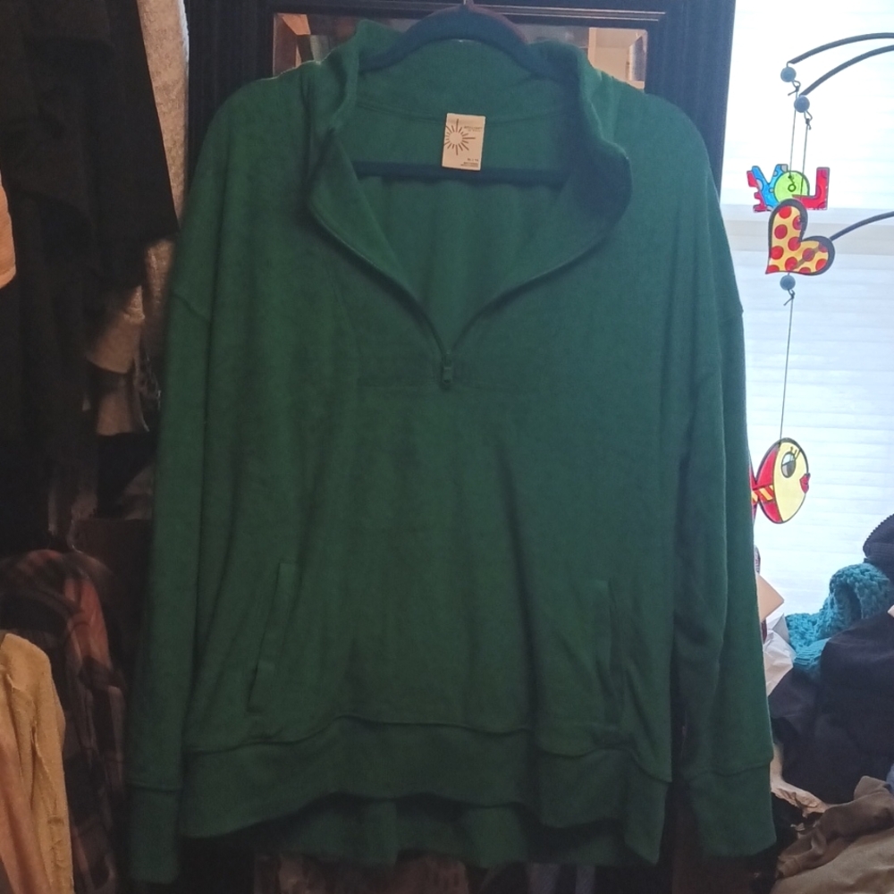 Green Athletic Style pullover B1